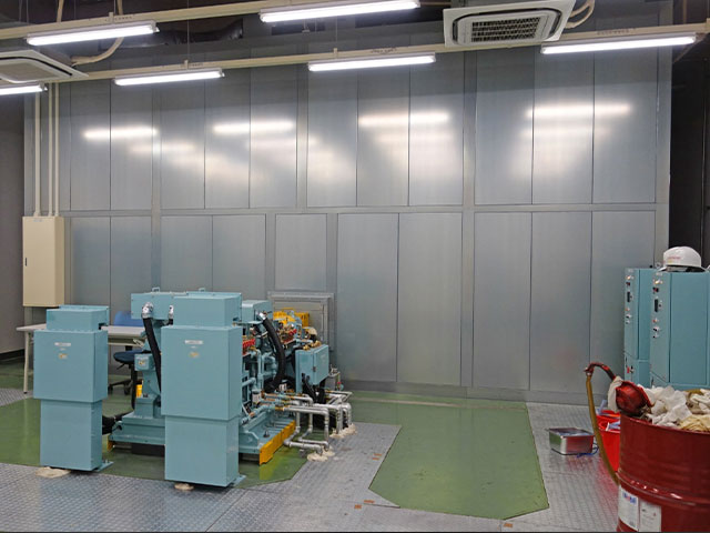 [Suitable for automobile manufacturers ] Assembled semi anechoic chamber (flat sound-absorbing type)