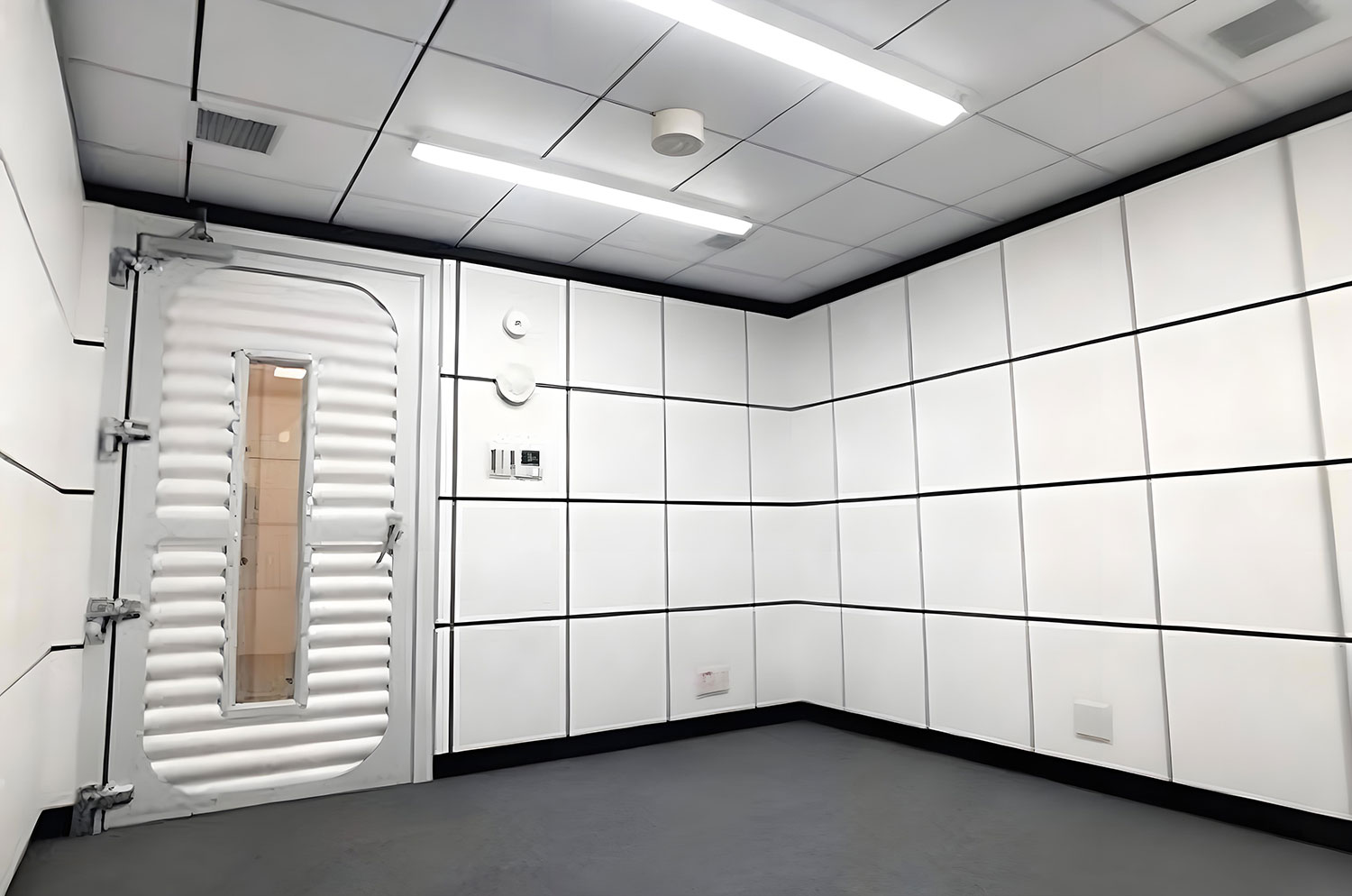 Anechoic Box [Master Cube]